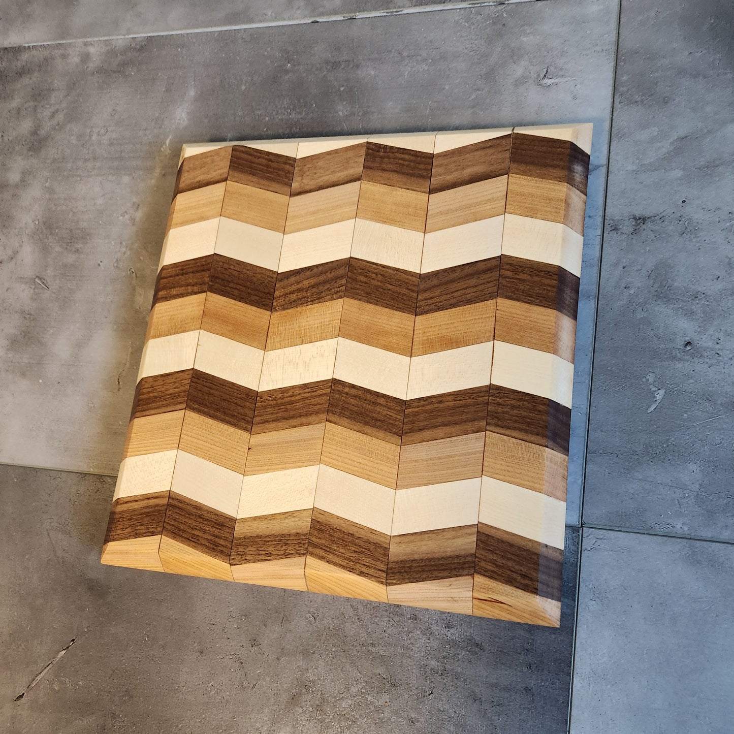 Catch the Wave- Cutting Board