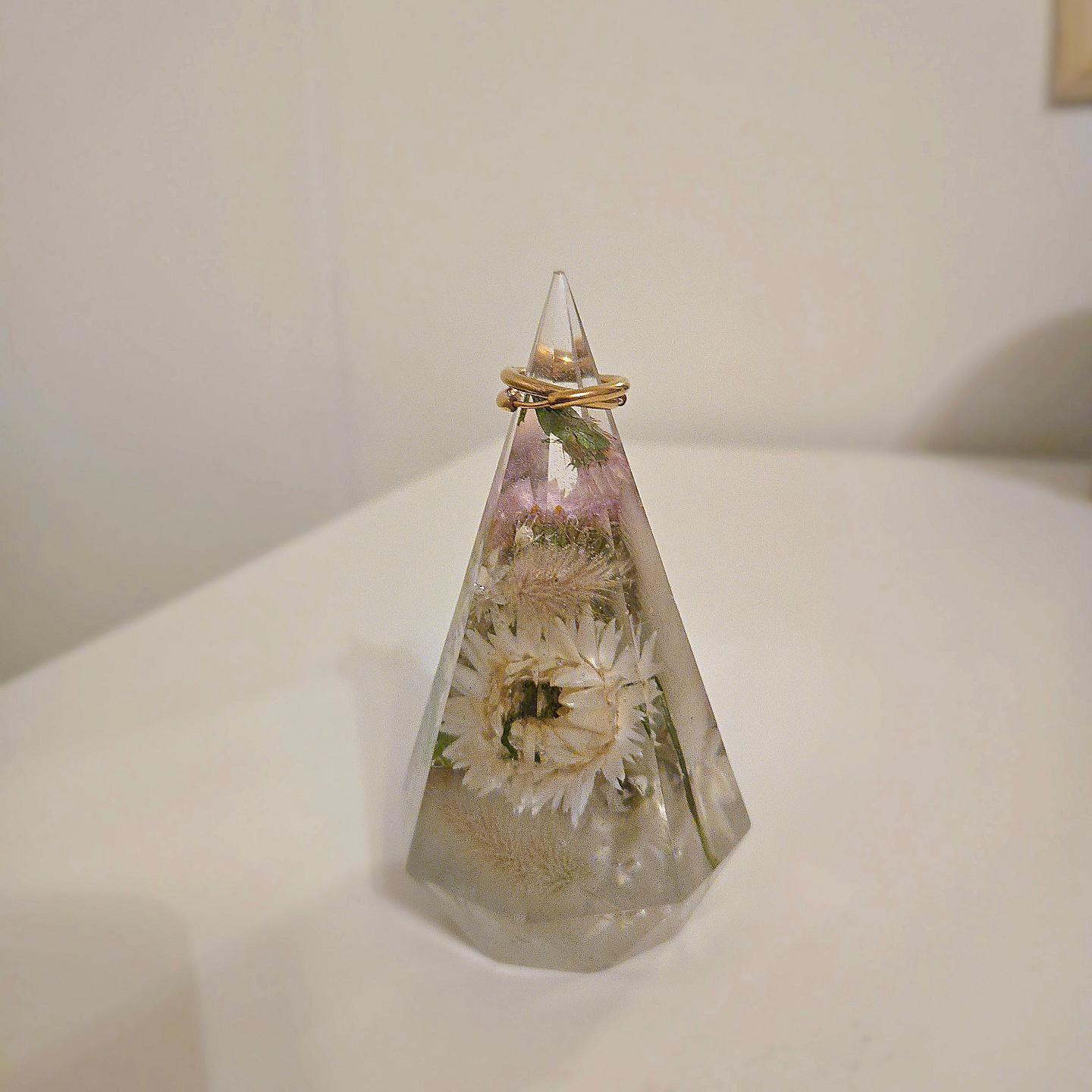 Petal Perch Ring Holders