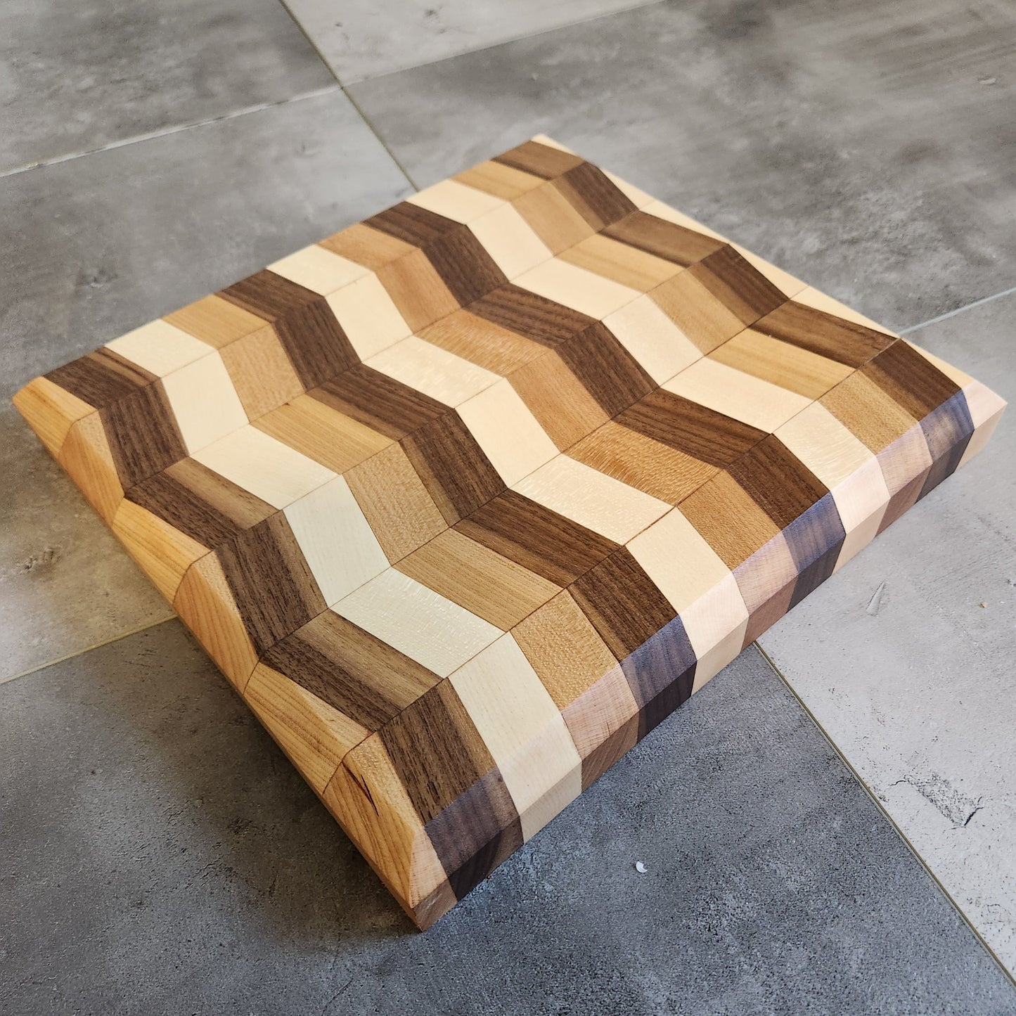 Catch the Wave- Cutting Board