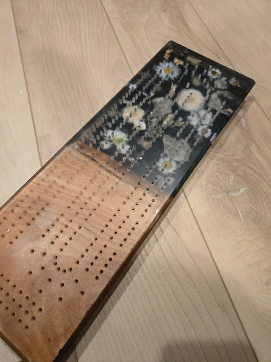 Black and White Flower Cribbage Board