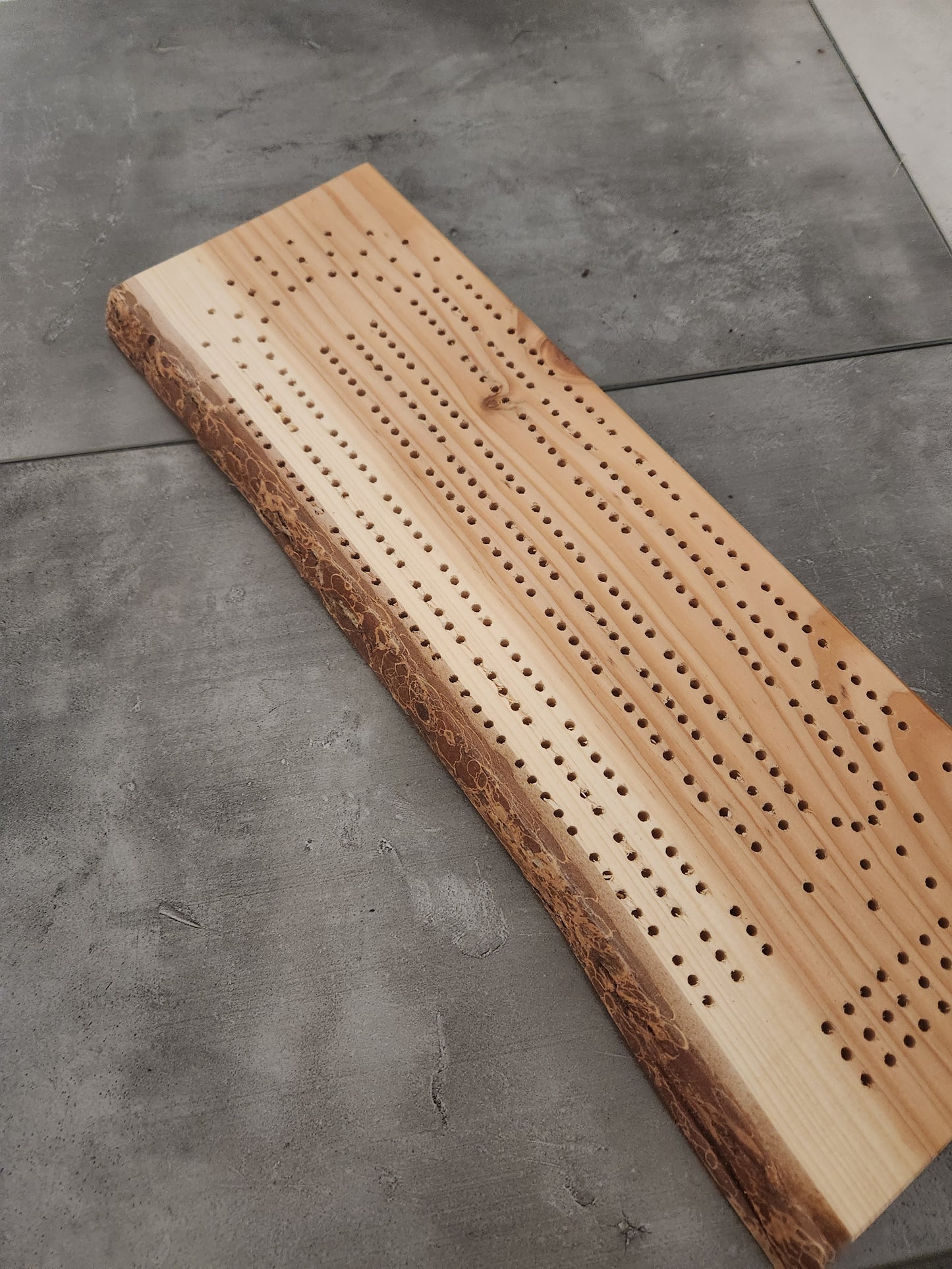 Live Edge Cribbage Board